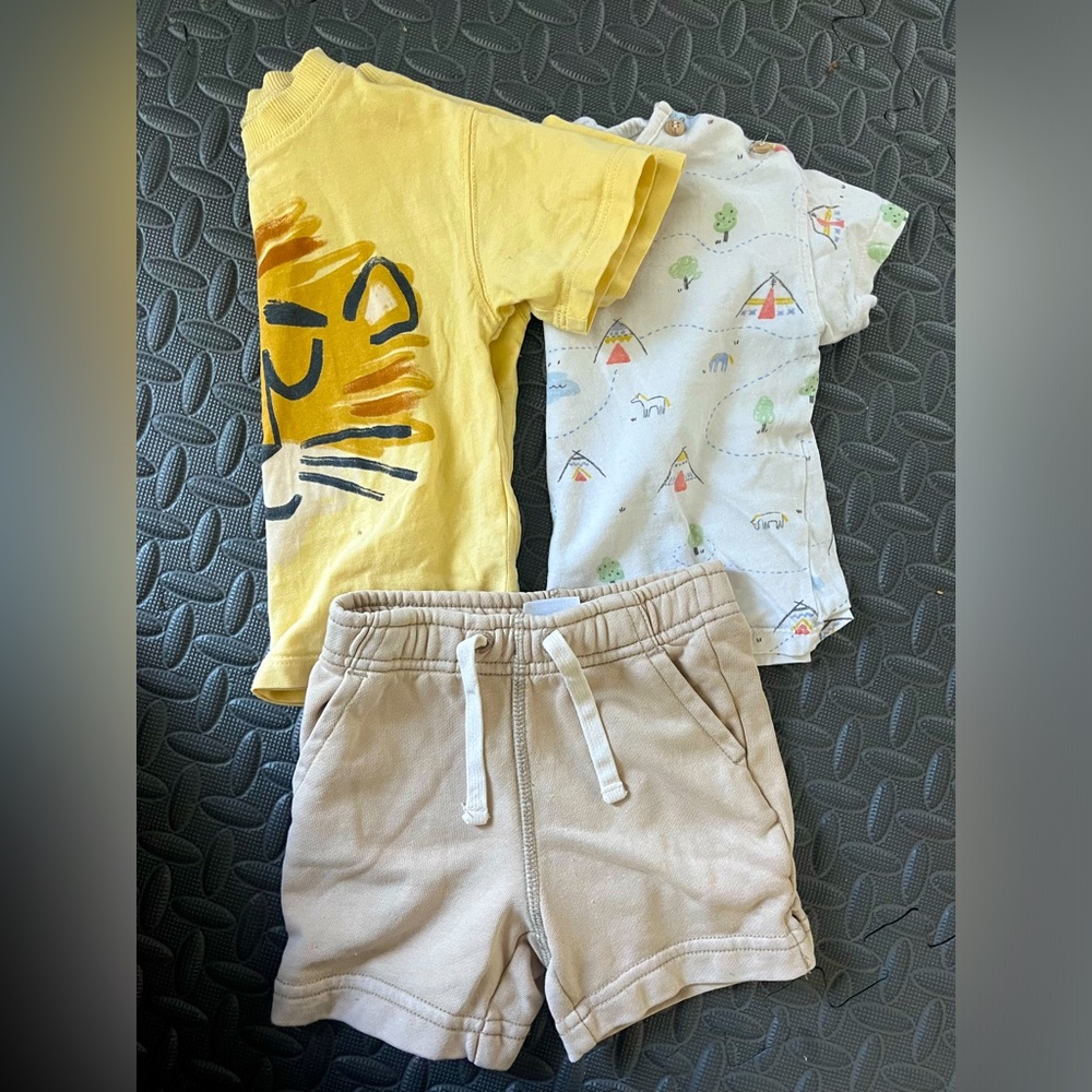 Zara Yellow Lion Tee, White Patterned Tee & Cream Shorts Bundle Set